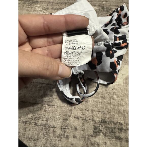 SHEIN Curve Women’s Scoop Neck, Cross Cross Spaghetti Strap Sports Bra - 3XL - Picture 8 of 10